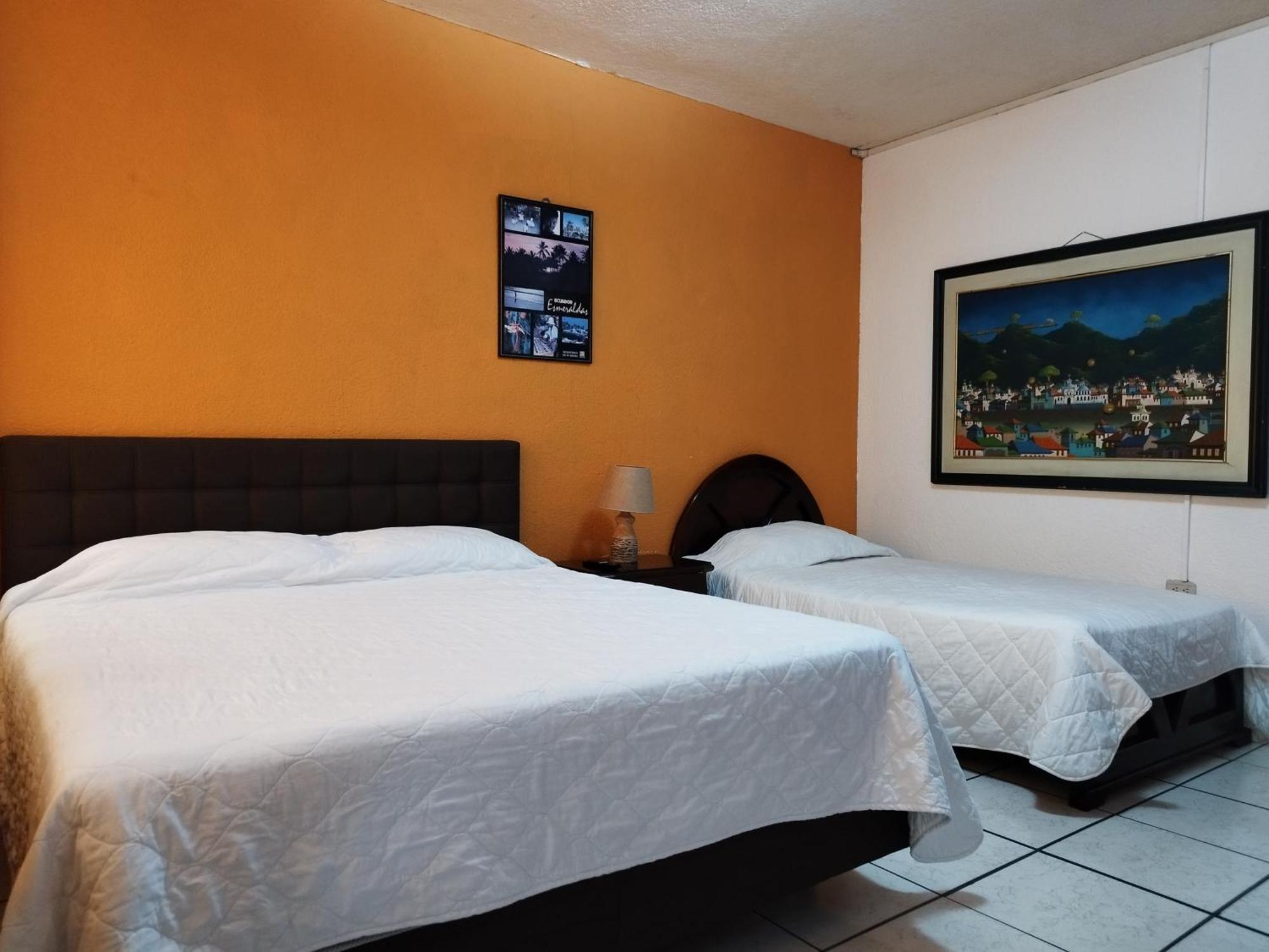 Hotel Puerta Del Sol Santo Domingo de los Colorados Exterior foto
